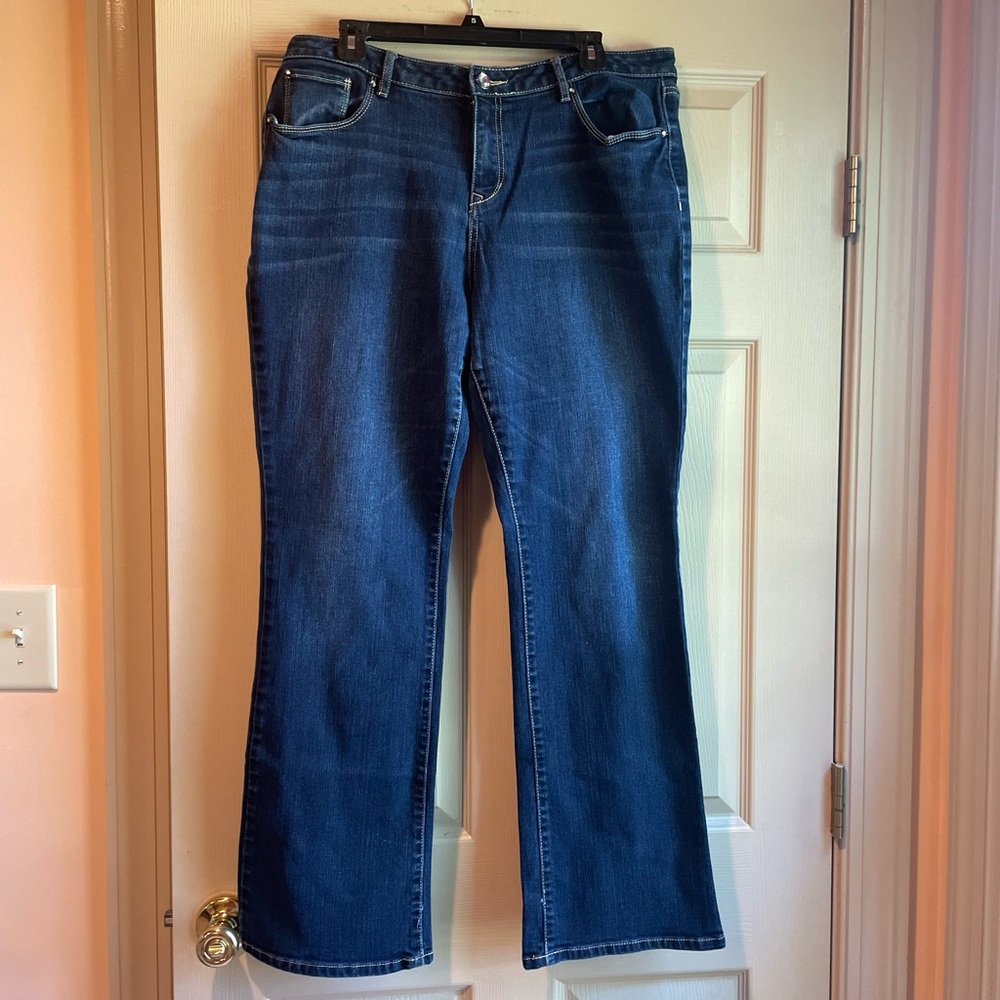 Apt 9 Classic Blue Women's Bootcut Jeans with “Jeweled” Buttons, Size 16 Curvy